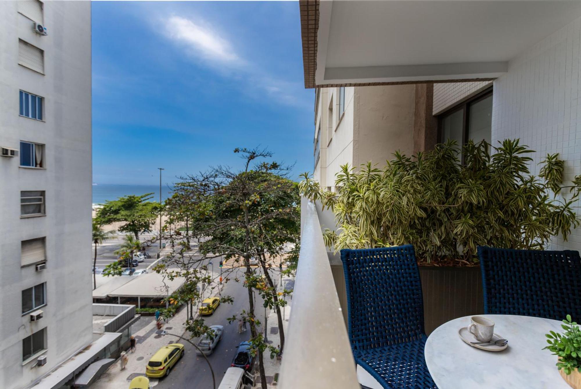 Copacabana Paradise, Ocean View, Balcony & 2 Baths Apartemen *